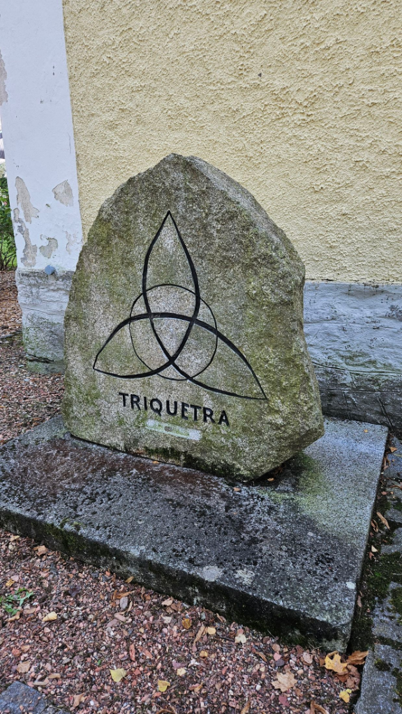 2025/20  Triquetra-kostel Srní