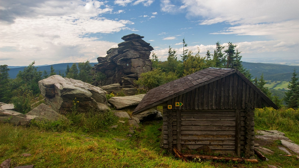 Přístřešek Obří skály – rozcestník - pěší