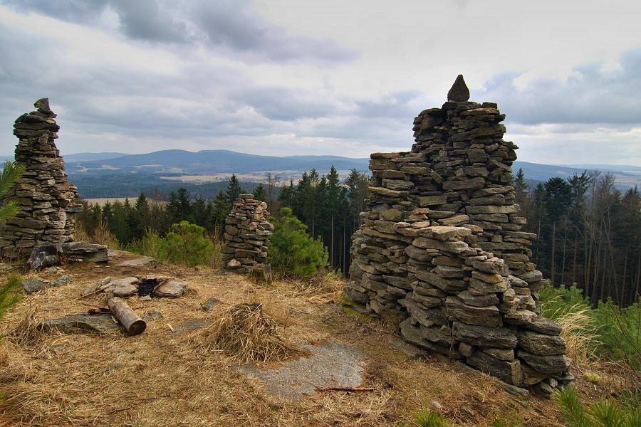 Slepice - vyhlídka na Novohradské hory