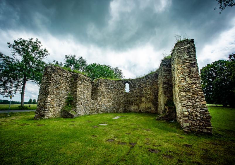 Zřícenina kostela sv. Jakuba