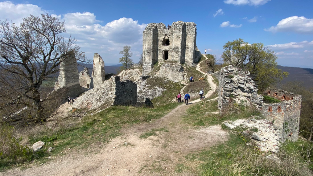 2024/14 Gýmeš hrad Jelenec 