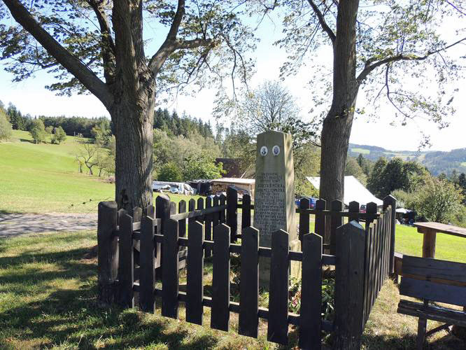 Pomník legionářů Josefa Šimčíka a Jana Melichaříka