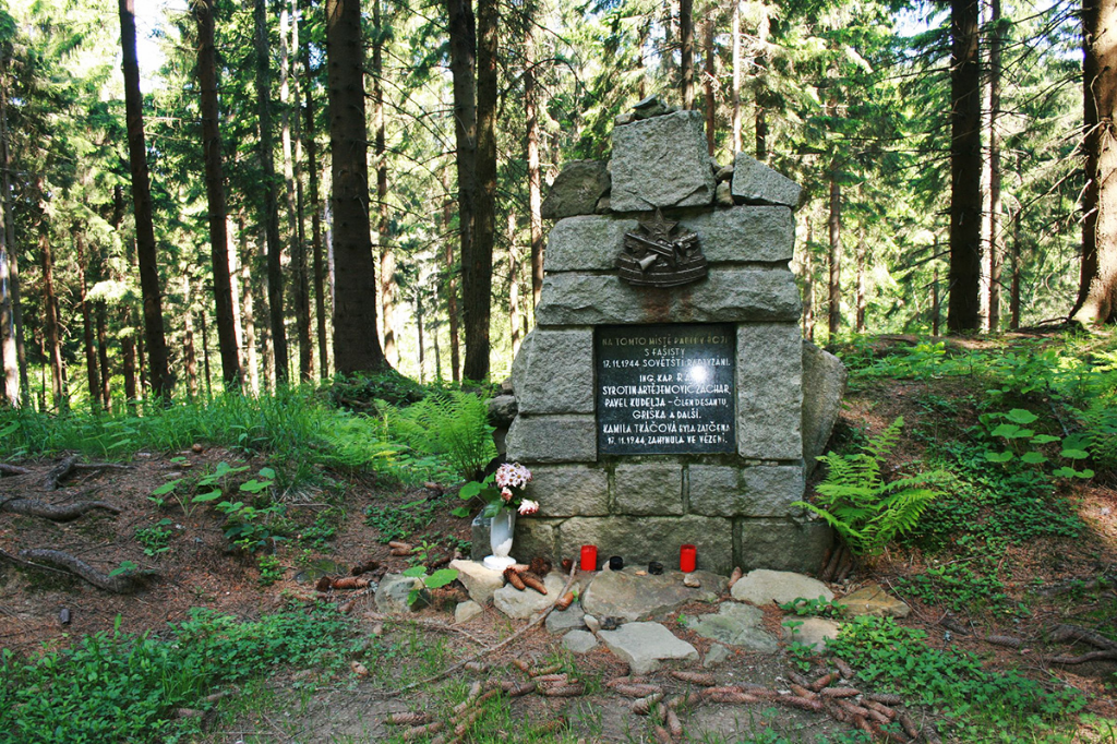 Pomník partyzánů u Kladnaté