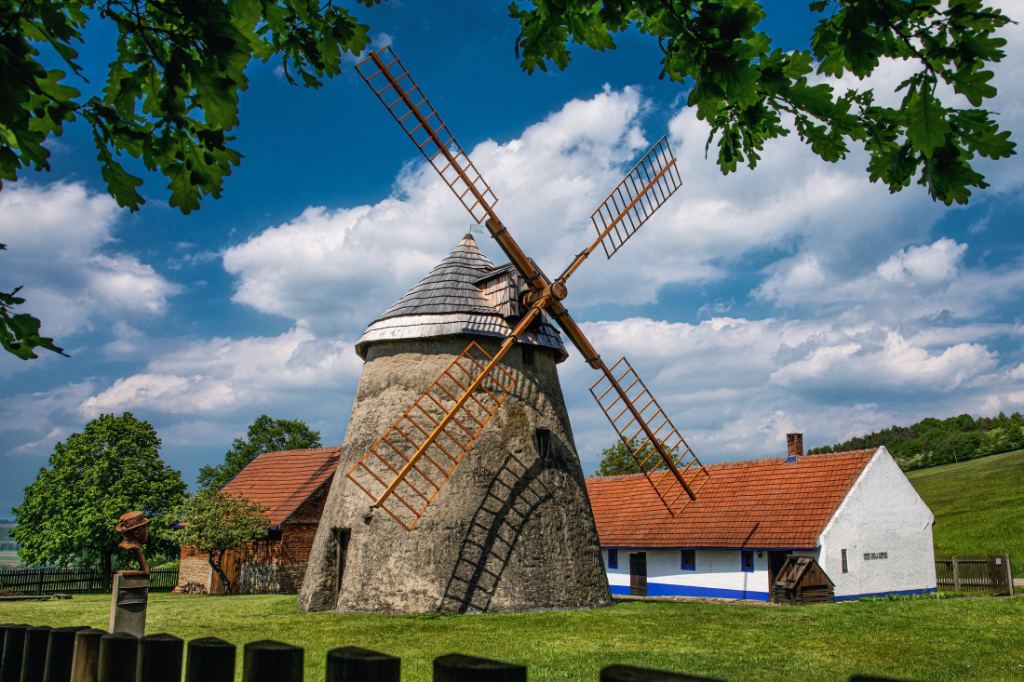 2024 - 09) Větrný mlýn Kuželov 